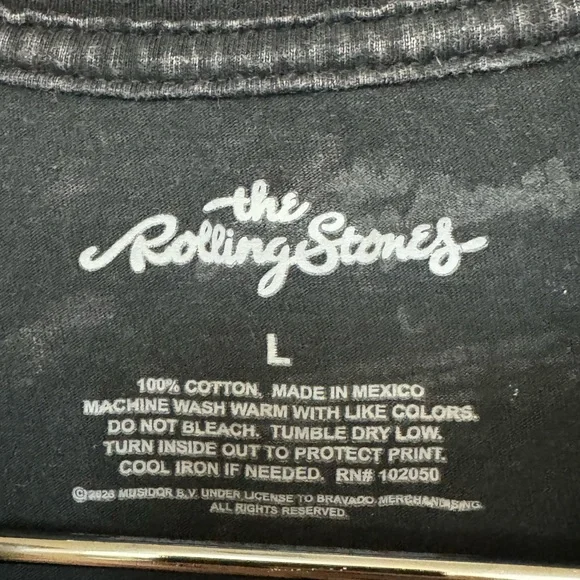 The Rolling Stones Acid Wash Black Distressed Rock Band Men’s L T-Shirt - Picture 7 of 10